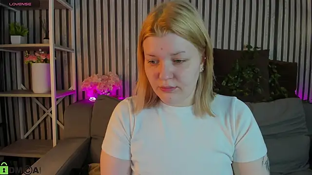 Michele Greenn online show from 04-26-26, 01:03