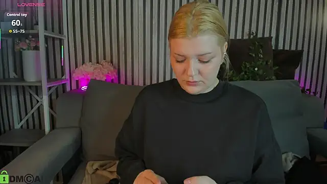 Michele Greenn online show from 04-27-26, 01:14