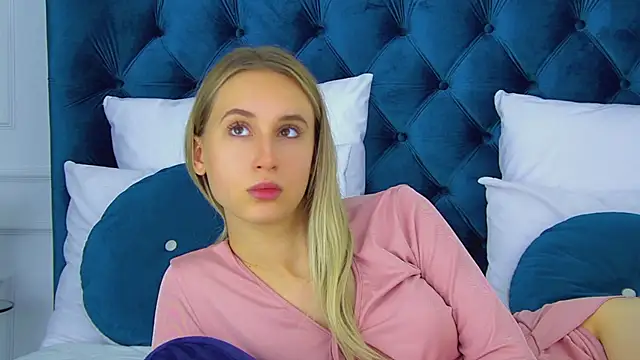 VictoriaHopsons online show from 09-20-25, 06:36