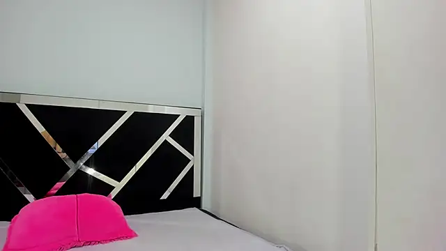 Snapshot of iisabella_noa chatting on 09-13-25, 01:22 iisabella noa online show from 09-13-25, 01:22