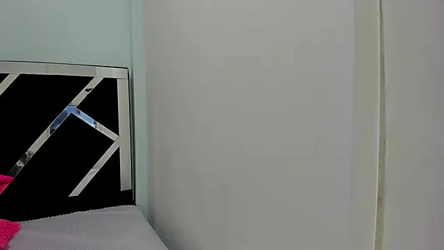 Snapshot of iisabella_noa chatting on 09-24-25, 12:52 iisabella noa online show from 09-24-25, 12:52