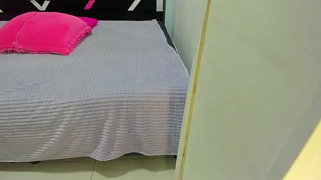 Snapshot of iisabella_noa chatting on 09-30-25, 02:44 iisabella noa online show from 09-30-25, 02:44