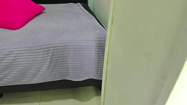 Snapshot of iisabella_noa chatting on 10-02-25, 12:56 iisabella noa online show from 10-02-25, 12:56