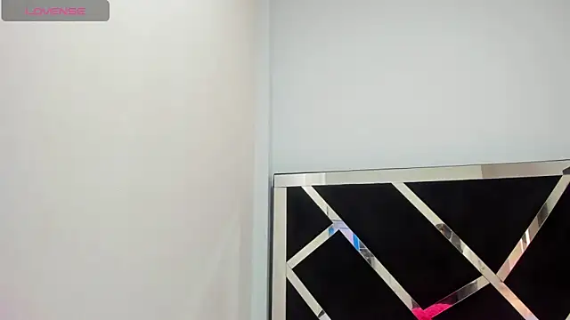 Snapshot of iisabella_noa chatting on 10-25-25, 01:51 iisabella noa online show from 10-25-25, 01:51