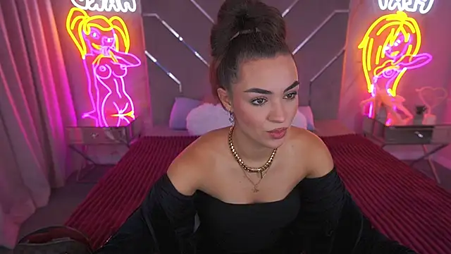 Snapshot of EricaSin chatting on 10-04-25, 06:22 EricaSin online show from 10-04-25, 06:22