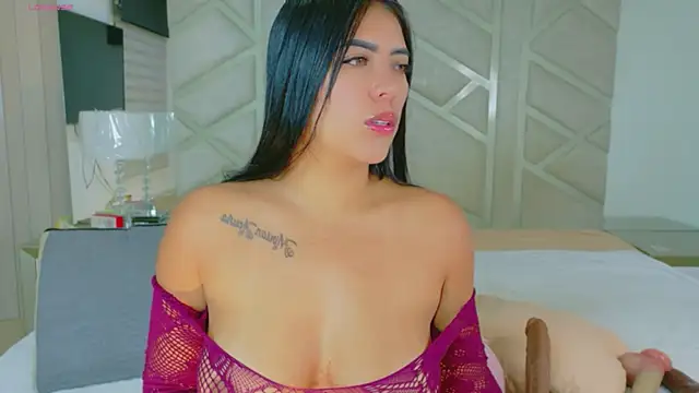 Snapshot of RoseMariee_ chatting on 05-12-26, 09:28 RoseMariee online show from 05-12-26, 09:28