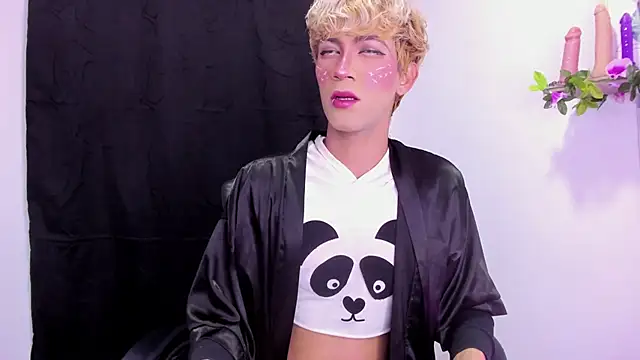 Snapshot of Cooperrosscute233 chatting on 09-19-25, 08:38 Cooperrosscute233 online show from 09-19-25, 08:38