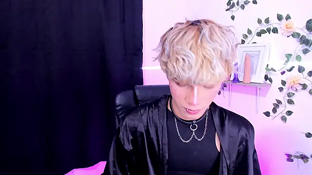 Snapshot of Cooperrosscute233 chatting on 09-25-25, 08:01 Cooperrosscute233 online show from 09-25-25, 08:01