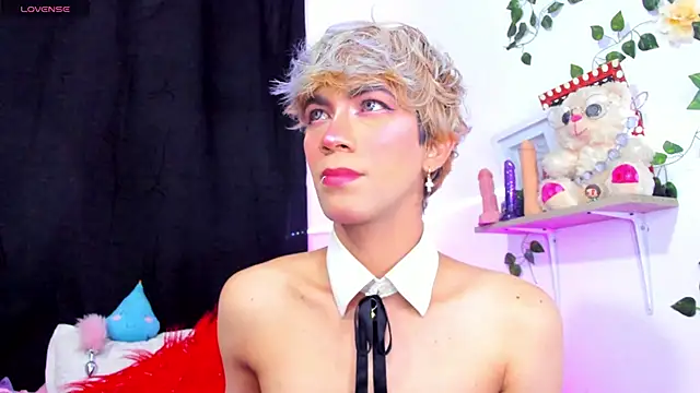 Snapshot of Cooperrosscute233 chatting on 10-18-25, 05:57 Cooperrosscute233 online show from 10-18-25, 05:57