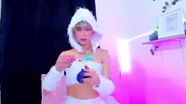 Snapshot of Cooperrosscute233 chatting on 10-24-25, 01:46 Cooperrosscute233 online show from 10-24-25, 01:46