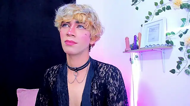 Snapshot of Cooperrosscute233 chatting on 10-26-25, 04:35 Cooperrosscute233 online show from 10-26-25, 04:35