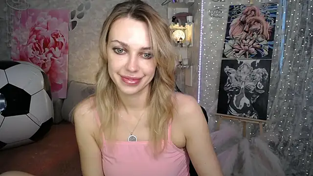 Snapshot of NickyAdamidi chatting on 07-11-26, 04:21 NickyAdamidi online show from 07-11-26, 04:21