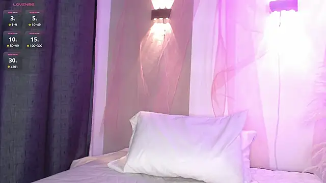 Snapshot of helenasaenz chatting on 09-13-25, 03:17 helenasaenz online show from 09-13-25, 03:17