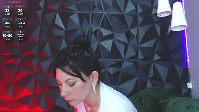 Snapshot of helenasaenz chatting on 12-02-25, 12:32 helenasaenz online show from 12-02-25, 12:32