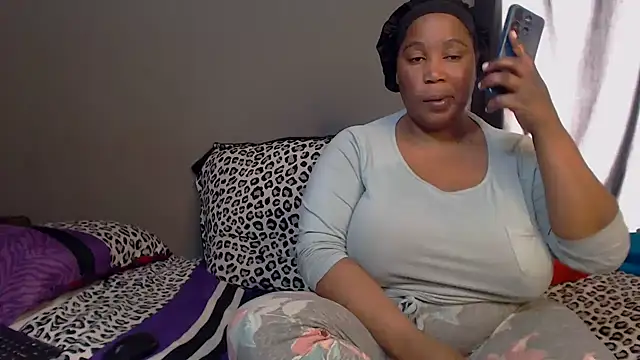 Snapshot of chockclitx5 chatting on 10-01-25, 01:28 chockclitx5 online show from 10-01-25, 01:28