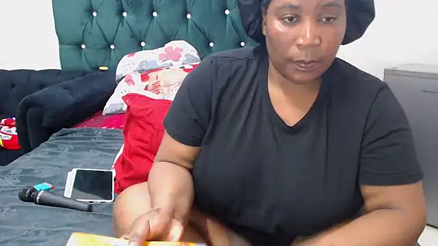 Snapshot of chockclitx5 chatting on 10-21-25, 01:45 chockclitx5 online show from 10-21-25, 01:45