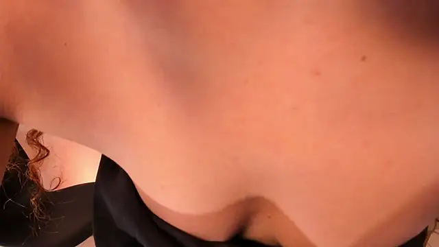 vane vixen online show from 10-17-25, 08:22