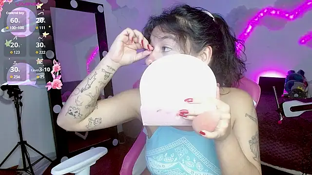 larah uwu online show from 10-06-25, 07:33