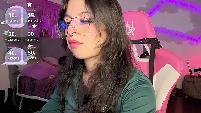 larah uwu online show from 02-04-26, 10:15