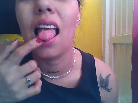 EmmaSplycer02 online show from 04-21-26, 06:12
