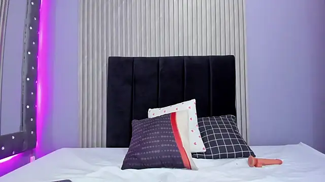 Snapshot of Sex_samantha chatting on 11-24-25, 01:11 Sex samantha online show from 11-24-25, 01:11