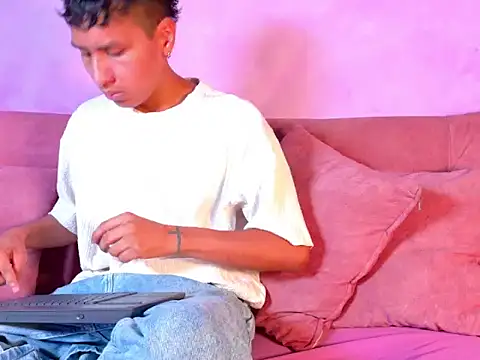 spicy adonhis online show from 04-22-26, 01:12