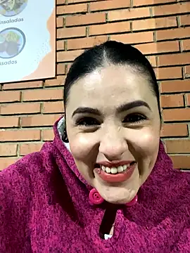 Snapshot of IvettSt_ chatting on 12-18-25, 06:30 IvettSt online show from 12-18-25, 06:30