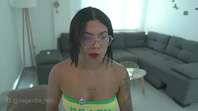 Snapshot of kyria_1 chatting on 10-05-25, 08:18 kyria 1 online show from 10-05-25, 08:18