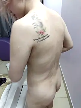 Snapshot of Jess-Thuy chatting on 10-14-25, 01:01 Jess-Thuy online show from 10-14-25, 01:01