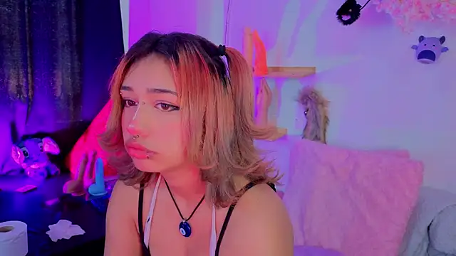 zoelight18 online show from 11-23-25, 04:07