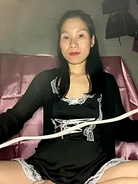 Snapshot of MinHiNi chatting on 11-17-25, 04:13 MinHiNi online show from 11-17-25, 04:13