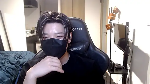 Snapshot of Mei-Tanaka chatting on 10-03-25, 02:58 Mei-Tanaka online show from 10-03-25, 02:58