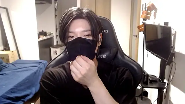 Snapshot of Mei-Tanaka chatting on 10-04-25, 04:27 Mei-Tanaka online show from 10-04-25, 04:27