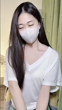 Snapshot of Ninii-b chatting on 11-11-25, 02:28 Ninii-b online show from 11-11-25, 02:28