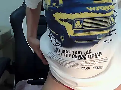 lovelynie123 online show from 05-31-26, 10:44