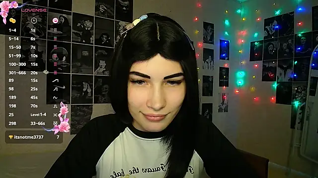 Snapshot of mskissa chatting on 10-23-25, 12:10 mskissa online show from 10-23-25, 12:10