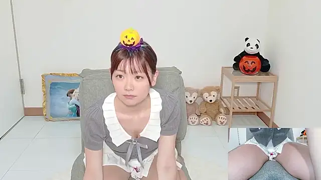 Snapshot of yuzukichi_jp chatting on 10-29-25, 04:04 yuzukichi jp online show from 10-29-25, 04:04