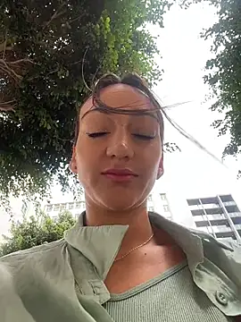 Ninabigtitied online show from 12-16-25, 12:43