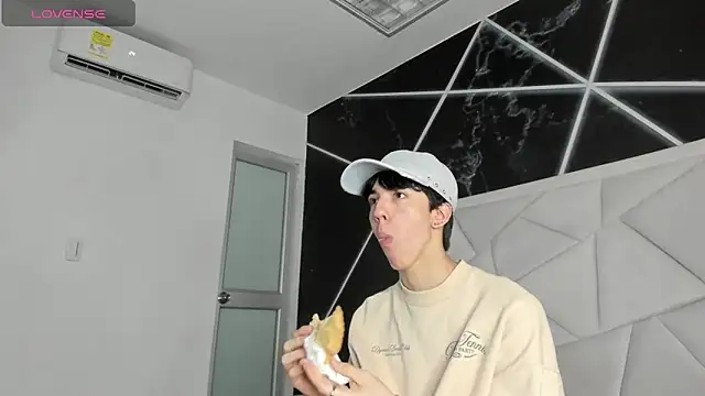 AerumChae online show from 06-12-26, 12:04