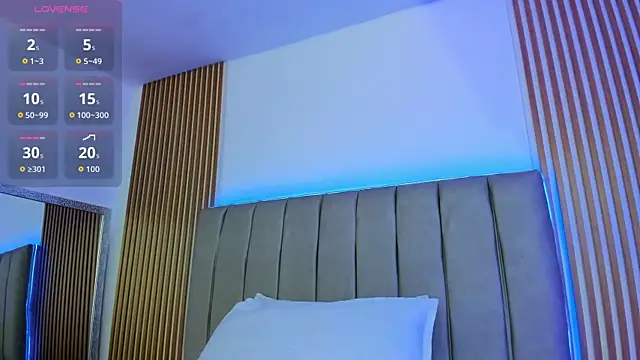 naishaa  online show from 09-22-25, 06:54