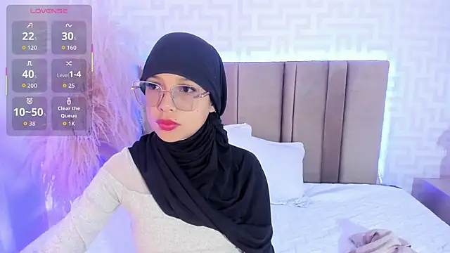 naishaa  online show from 05-14-26, 06:37
