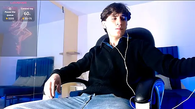 Snapshot of RoberthAlv chatting on 02-20-26, 01:44 RoberthAlv online show from 02-20-26, 01:44