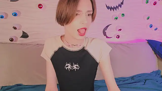 Snapshot of madi_snow chatting on 10-31-25, 05:08 madi snow online show from 10-31-25, 05:08