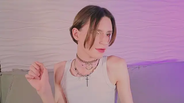 Snapshot of madi_snow chatting on 11-12-25, 05:19 madi snow online show from 11-12-25, 05:19