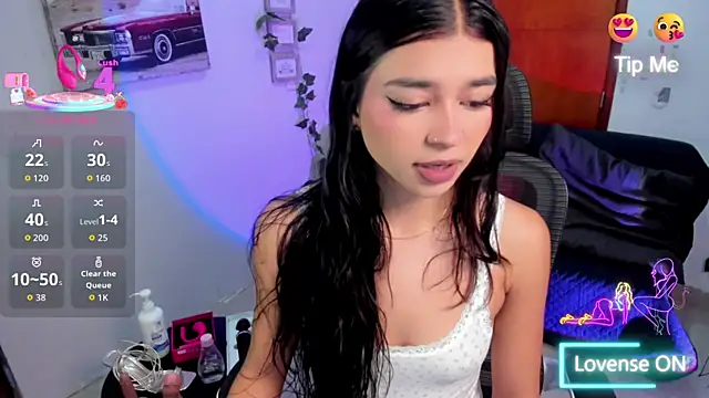 Snapshot of Elsa_Pataky chatting on 11-18-25, 02:21 Elsa Pataky online show from 11-18-25, 02:21