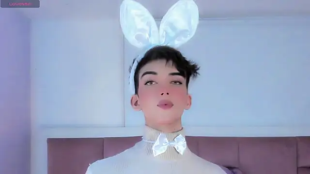 Snapshot of Baby_FenixTS chatting on 10-28-25, 06:28 Baby FenixTS online show from 10-28-25, 06:28