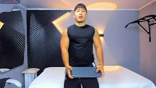 Horny nick18 online show from 04-22-26, 11:45