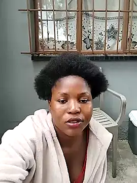 SweetHoney21  online show from 10-05-25, 02:15