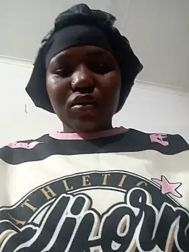 SweetHoney21  online show from 07-24-26, 06:00