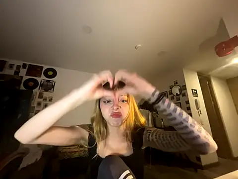 Snapshot of its_bibi chatting on 12-02-25, 01:22 its bibi online show from 12-02-25, 01:22